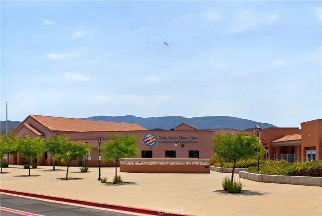 33888 Madrigal Court, Temecula, CA 92592