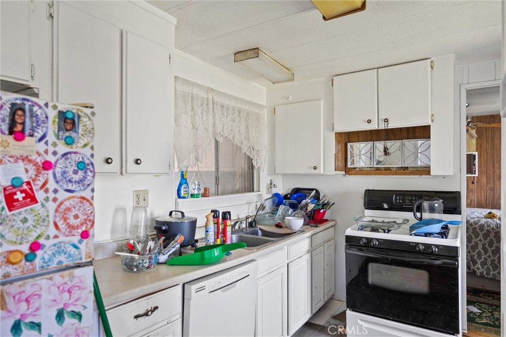 Image 14 of property listing at 24431 Hoag, Corning, CA 96021