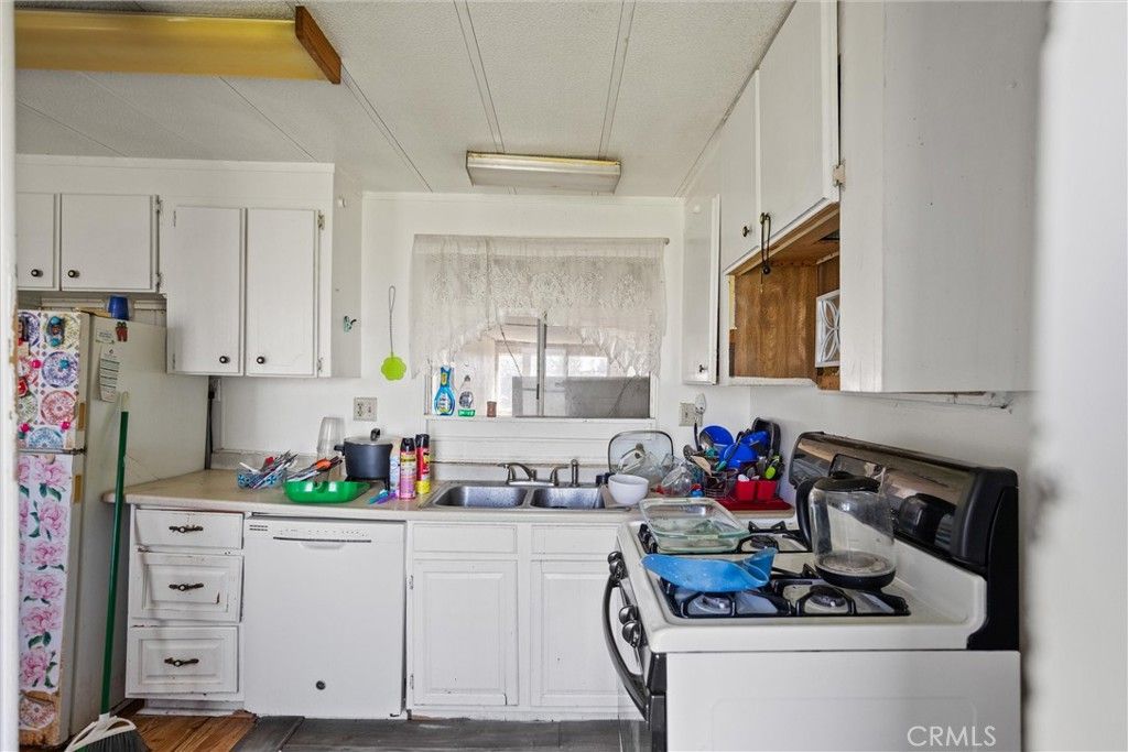 Image 2 of property listing at 24431 Hoag, Corning, CA 96021