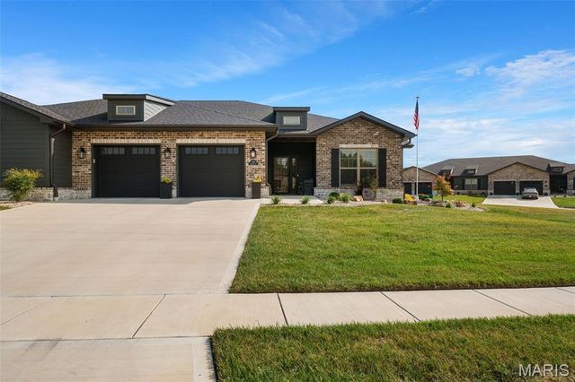 1126 Lakeland Avenue, O'fallon, IL 62269