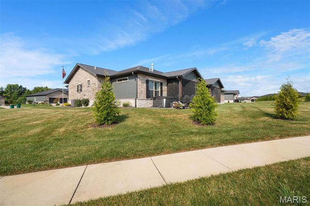 1126 Lakeland Avenue, O'fallon, IL 62269