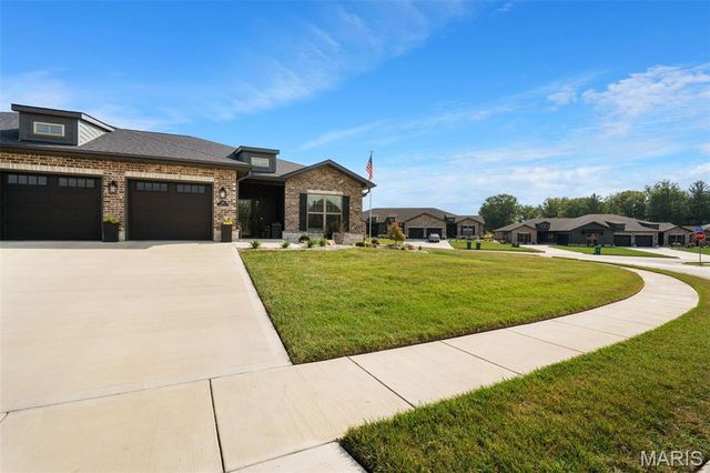 1126 Lakeland Avenue, O'fallon, IL 62269