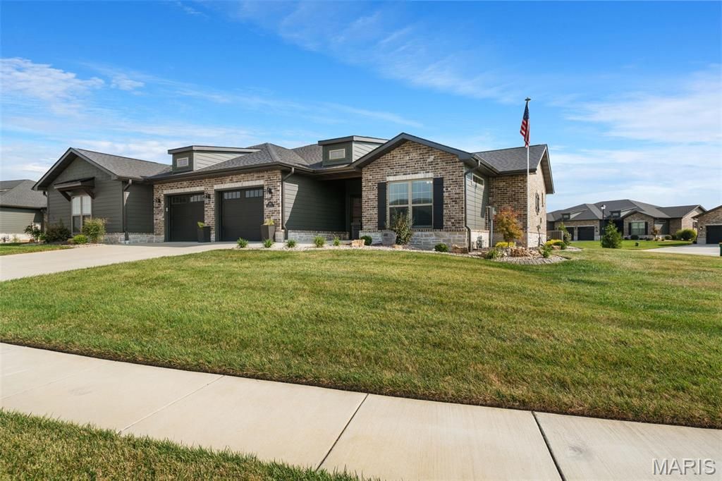 1126 Lakeland Avenue, O'fallon, IL 62269