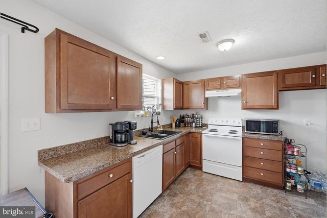 20 TOAD STOOL LN, Inwood, WV 25428
