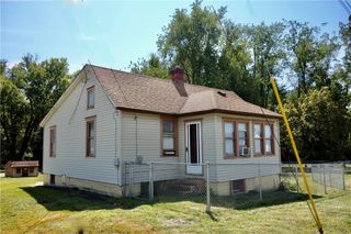 105 1st St, Meadowlands, PA 15347