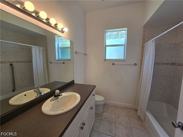 123 NW 14th AVE, Cape Coral, FL 33993