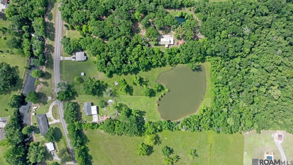 10197 E Highway 936, St Amant, LA 70774