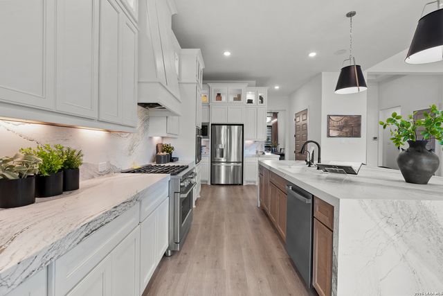 27615 Rockytop, Boerne, TX 78006