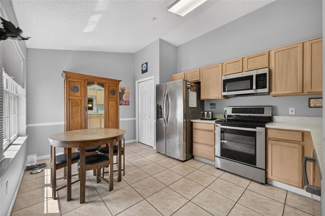 6057 LAKE POINTE DRIVE 410, Orlando, FL 32822