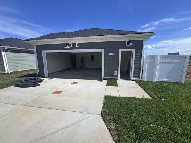 1823 Flatwaters St, Spring Hill, TN 37174