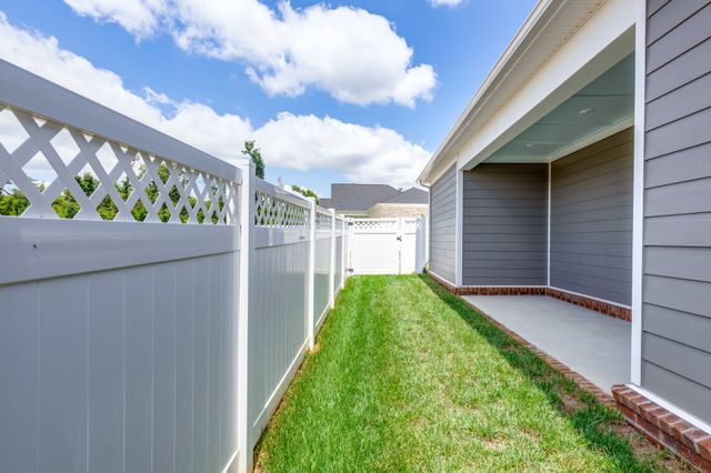 1823 Flatwaters St, Spring Hill, TN 37174