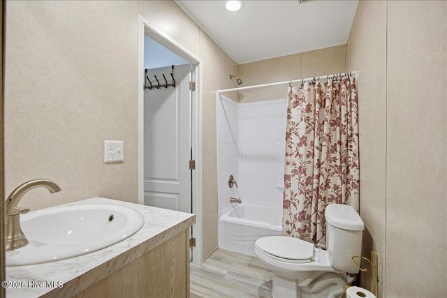 104 Sycamore Road, Southport, NC 28461