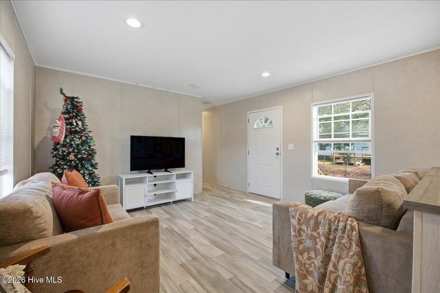 104 Sycamore Road, Southport, NC 28461