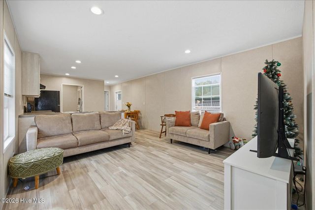 104 Sycamore Road, Southport, NC 28461