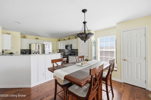8511 Missionary Ct, Louisville, KY 40291