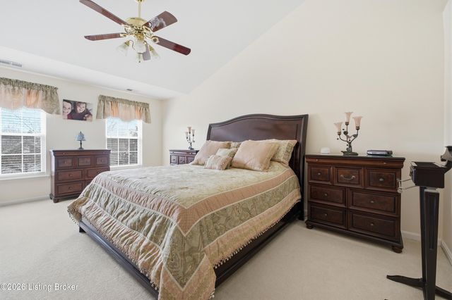 8511 Missionary Ct, Louisville, KY 40291