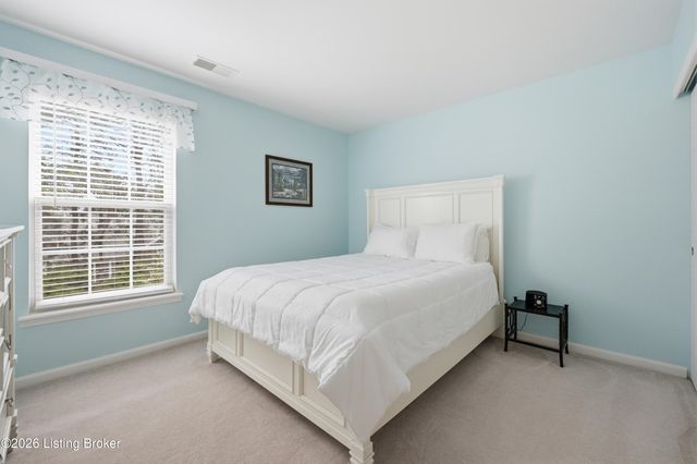 8511 Missionary Ct, Louisville, KY 40291