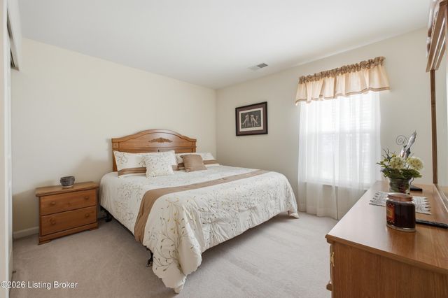 8511 Missionary Ct, Louisville, KY 40291