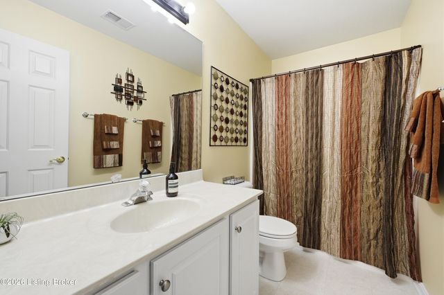 8511 Missionary Ct, Louisville, KY 40291