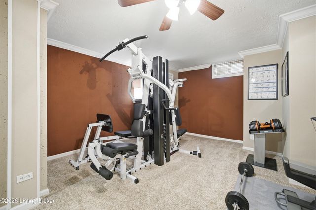8511 Missionary Ct, Louisville, KY 40291