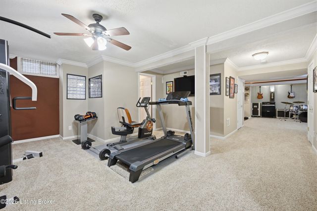 8511 Missionary Ct, Louisville, KY 40291