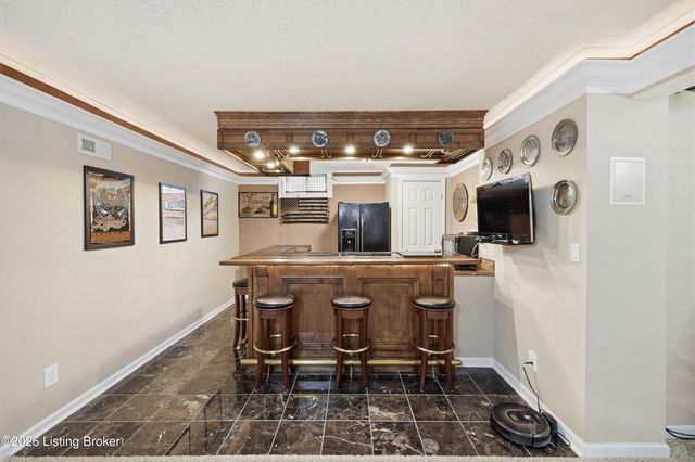 8511 Missionary Ct, Louisville, KY 40291