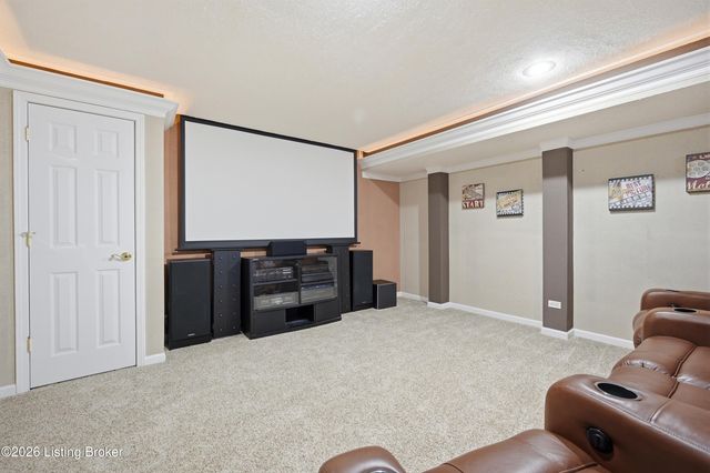 8511 Missionary Ct, Louisville, KY 40291