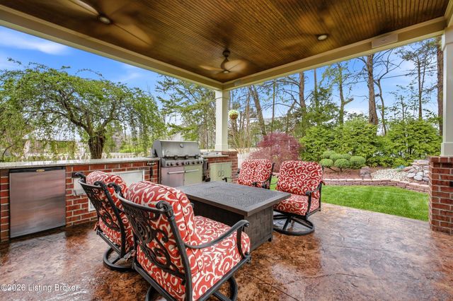 8511 Missionary Ct, Louisville, KY 40291