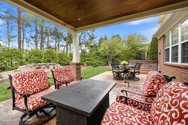 8511 Missionary Ct, Louisville, KY 40291