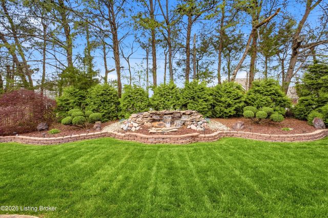 8511 Missionary Ct, Louisville, KY 40291