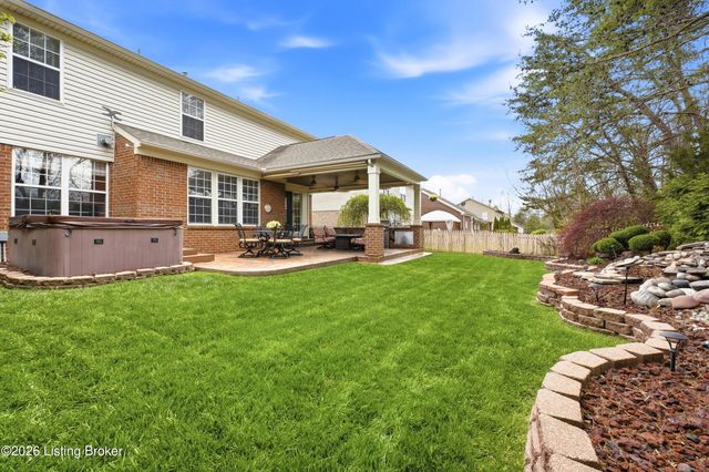8511 Missionary Ct, Louisville, KY 40291