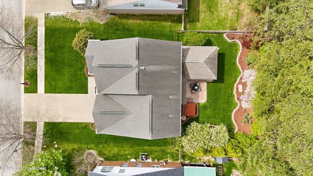 8511 Missionary Ct, Louisville, KY 40291