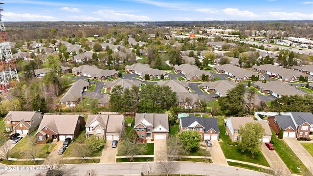 8511 Missionary Ct, Louisville, KY 40291