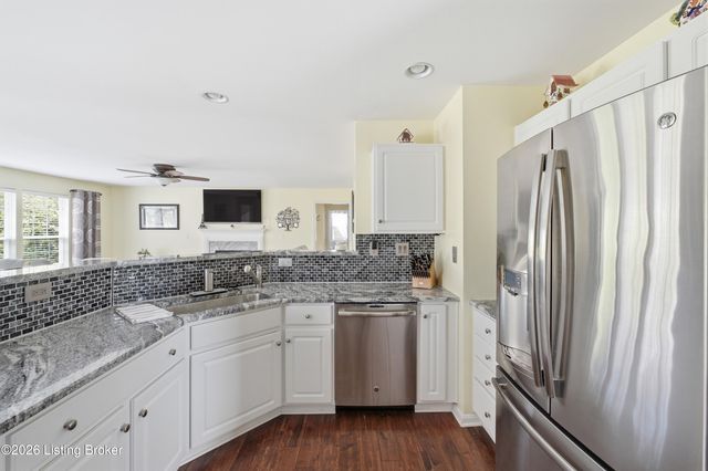 8511 Missionary Ct, Louisville, KY 40291