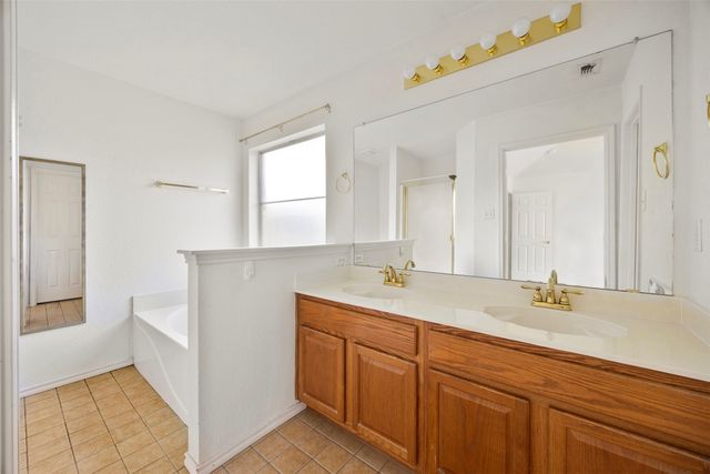 1021 Miles Avenue, Burleson, TX 76028