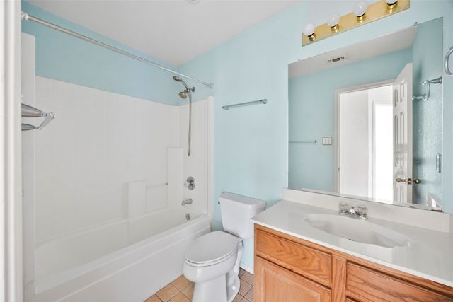 1021 Miles Avenue, Burleson, TX 76028