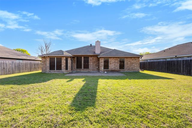 1021 Miles Avenue, Burleson, TX 76028