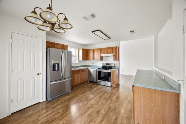 1021 Miles Avenue, Burleson, TX 76028