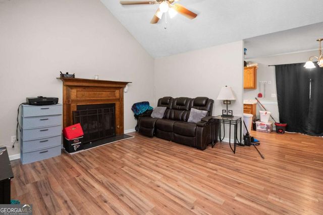 8 Priscilla Drive, Grantville, GA 30220