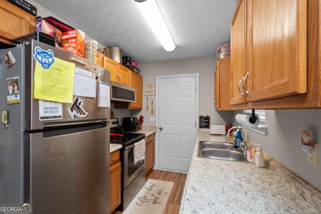 8 Priscilla Drive, Grantville, GA 30220