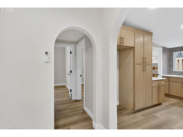 1805 Ne HIGHLAND St, Portland, OR 97211