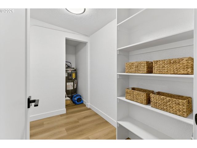 1805 Ne HIGHLAND St, Portland, OR 97211