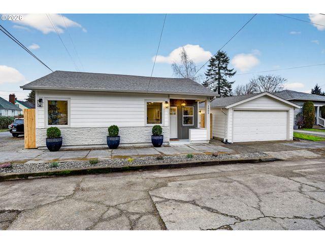 1805 Ne HIGHLAND St, Portland, OR 97211