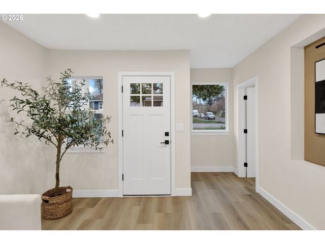 1805 Ne HIGHLAND St, Portland, OR 97211