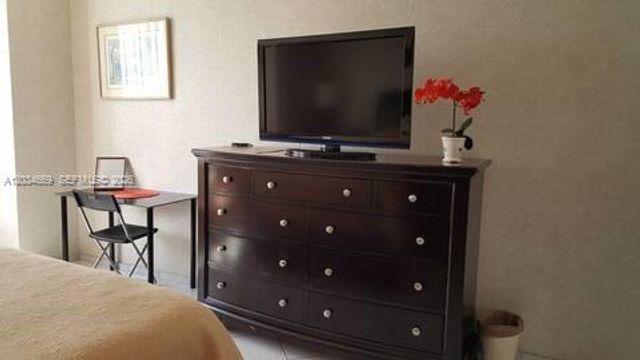 3505 S Ocean Drive 704, Hollywood, FL 33019