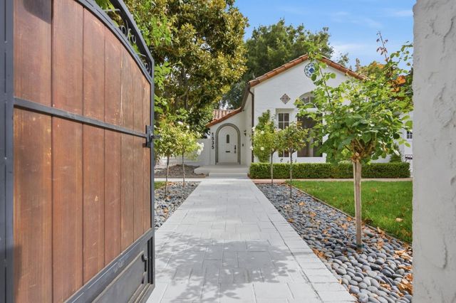 1535 Cowper Street, Palo Alto, CA 94301