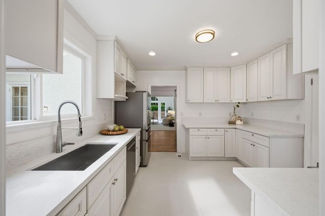 1535 Cowper Street, Palo Alto, CA 94301