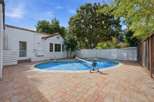 1535 Cowper Street, Palo Alto, CA 94301
