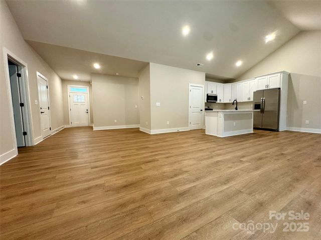 405 Scarlett Oak Court NE, Lenoir, NC 28605