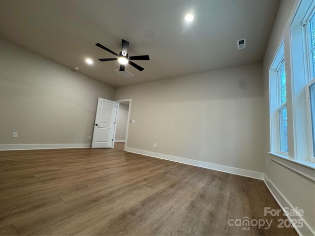 405 Scarlett Oak Court NE, Lenoir, NC 28605